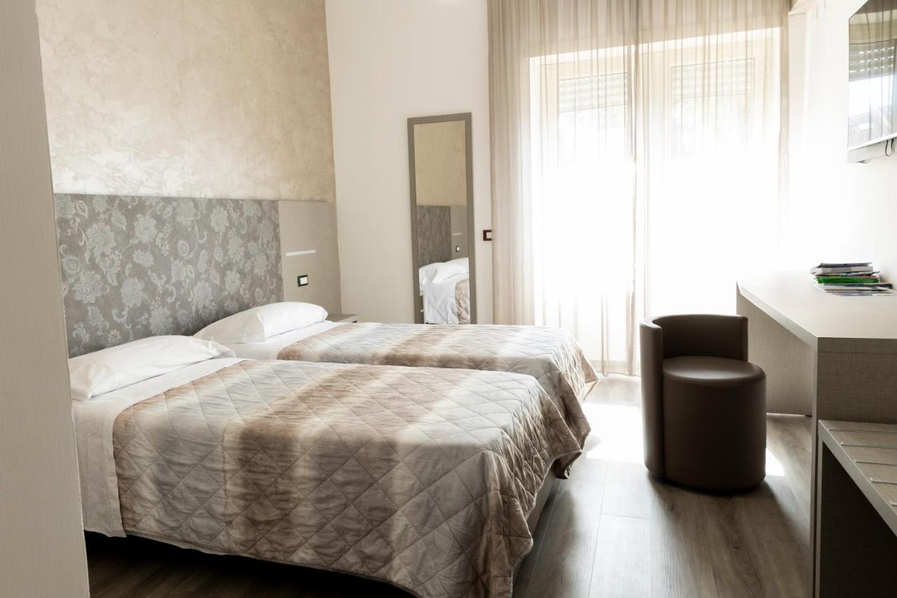Hotel Casa Tra Noi Roma Exterior foto