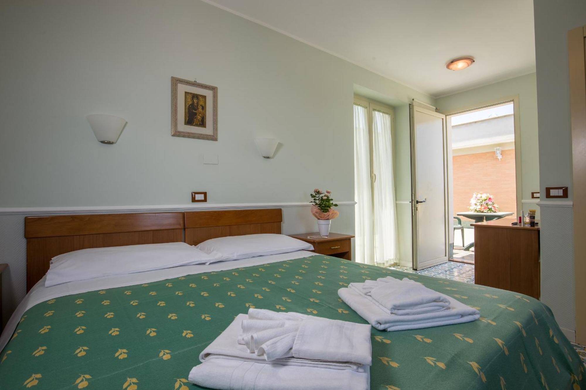 Hotel Casa Tra Noi Roma Exterior foto
