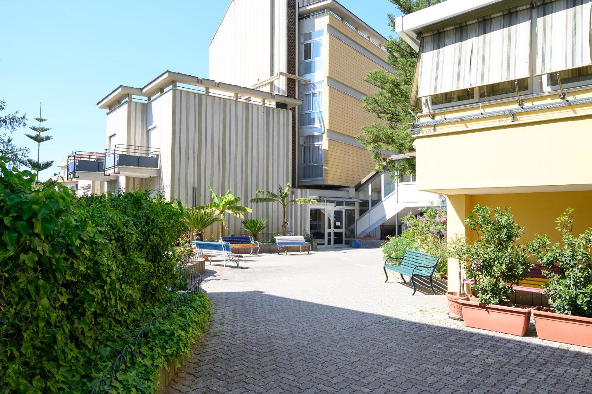 Hotel Casa Tra Noi Roma Exterior foto