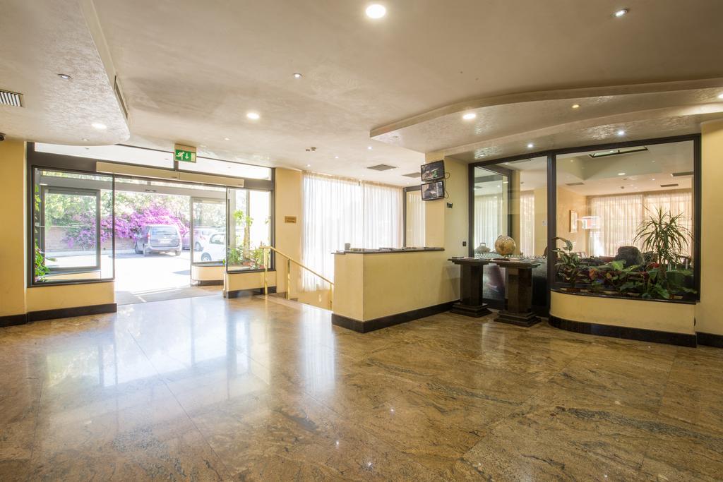 Hotel Casa Tra Noi Roma Exterior foto